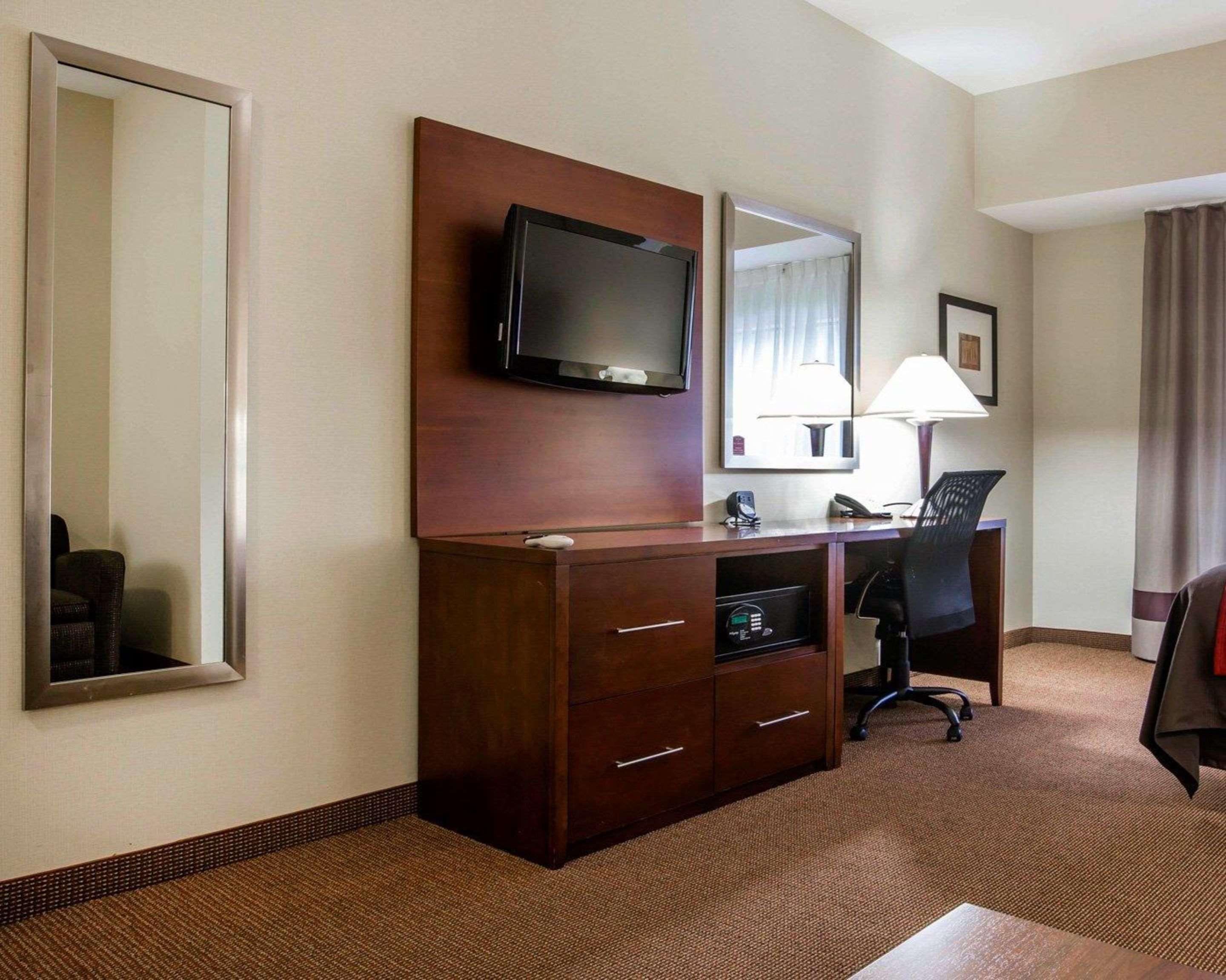 Comfort Inn & Suites Adj To Akwesasne Mohawk Casino Hogansburg Zewnętrze zdjęcie